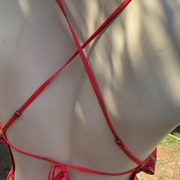Elegant Red Floral Dress - Picture 11 of 16